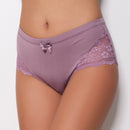 Calçola com Detalhe em Renda