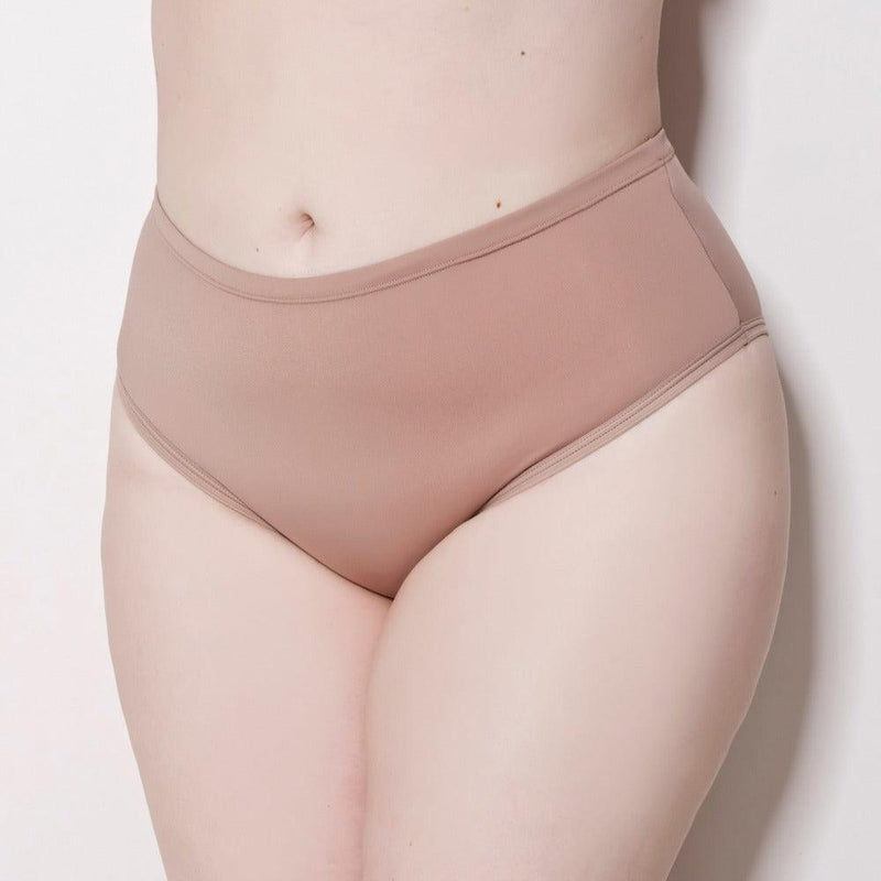 Calça de Cetinete Plus Size