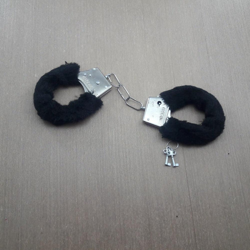 Algema de Metal Pelúcia Revestida