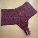 Calça Fio Rendada Plus Size