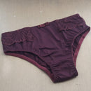 Calça Microfibra e Detalhe Renda