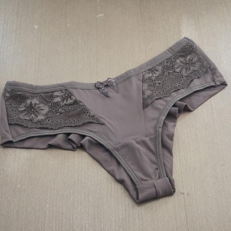 Calcinha Fio Duplo e Detalhe em Renda